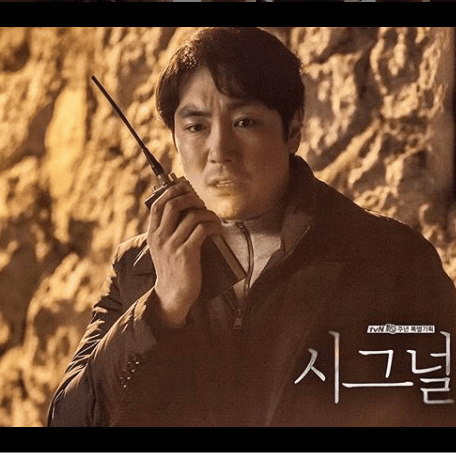 趙震雄，韓語：조진웅，本名趙元俊