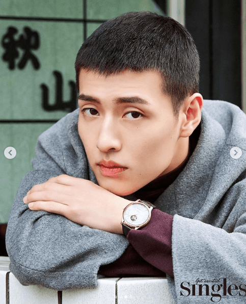 姜河那，韓語：강하늘，本名金河那