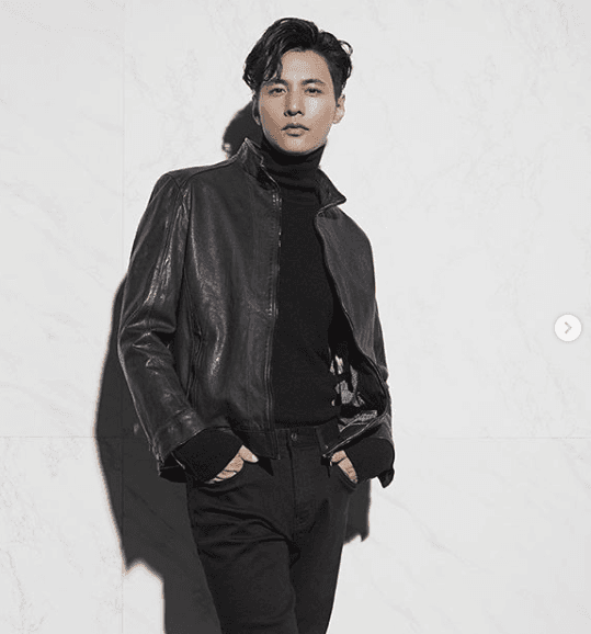 元斌，韓語：원빈，名字常被錯寫為元彬，本名金道振