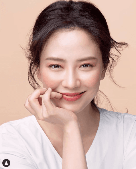 宋智孝，韓語：송지효，英語：Song Ji-Hyo，本名千成林（천성임），後改名為千秀妍（천수연）